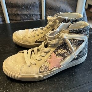 ShuShop Passion High Top Snake/Glitter Sneakers Size 6